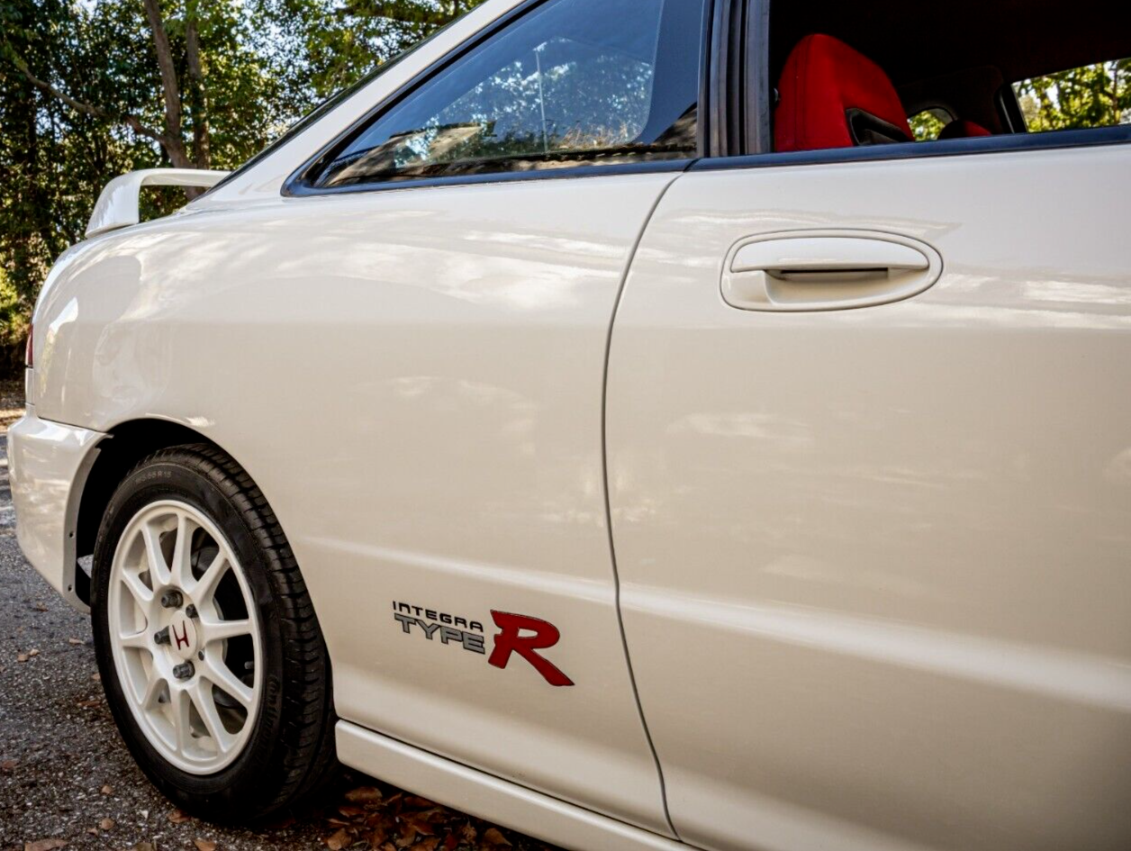 Integra DC2 Type R - Fits B18 DC2 (light) - Reproduction Side Decal / Stickers